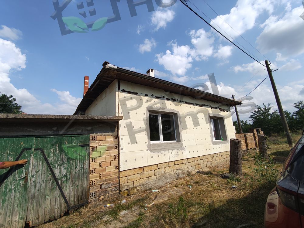 COZY 1-BEDROOM HOME WITH 1,000 SQM YARD – Just 7 km from Polski Trambesh! 