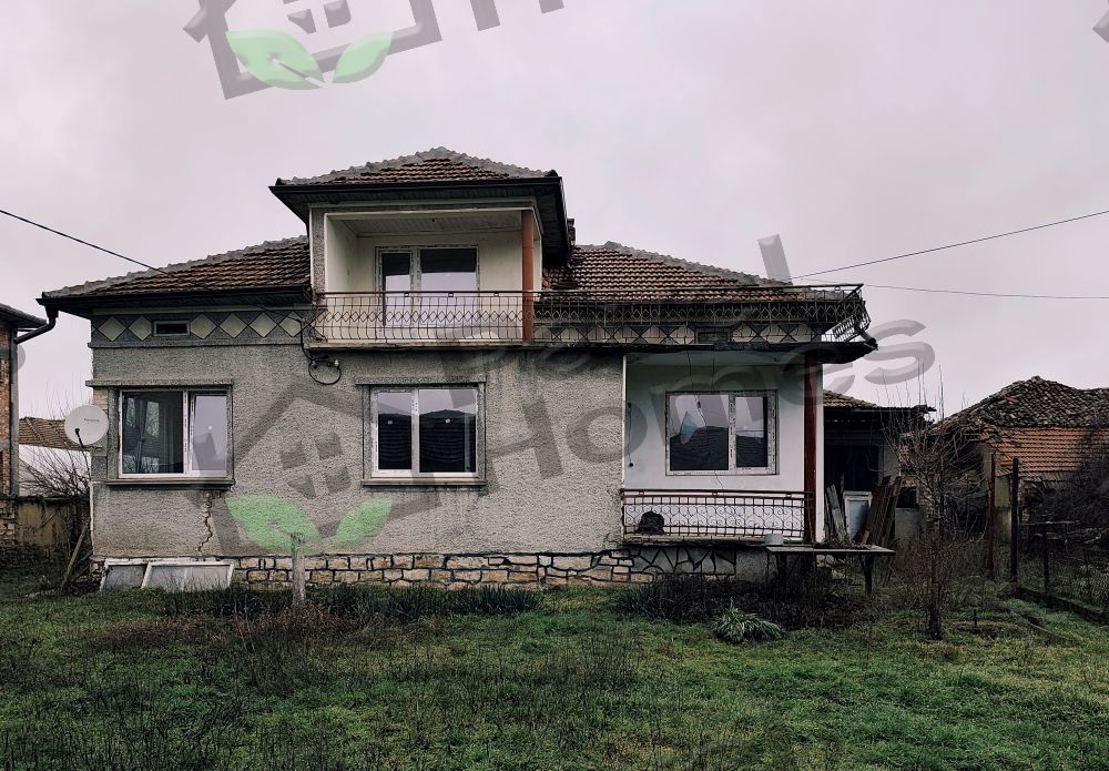 House for sale in village of Resen 