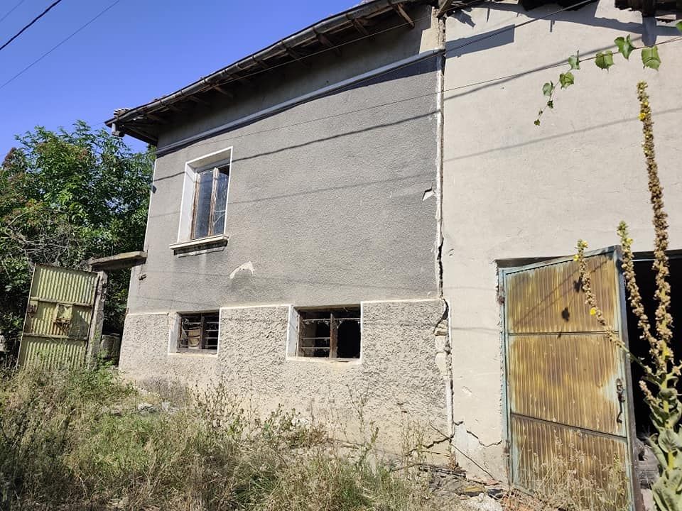 House for sale in village of Strahilovo 