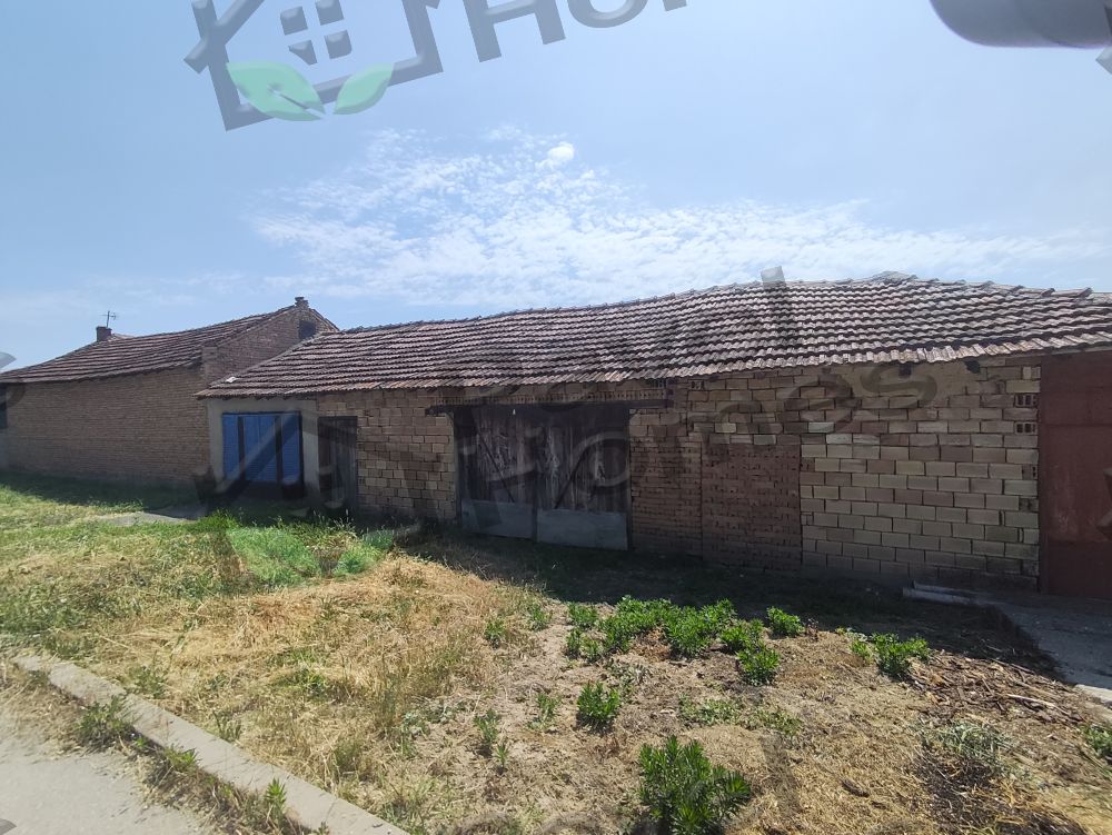SPACIOUS 4-BEDROOM HOUSE WITH 2 GARAGES IN PAVEL VILLAGE – €27,000! 