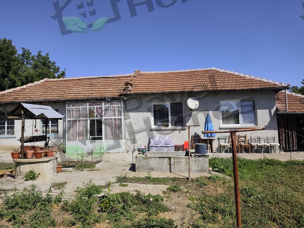 House for sale 2300 sqm garden in Radanovo 