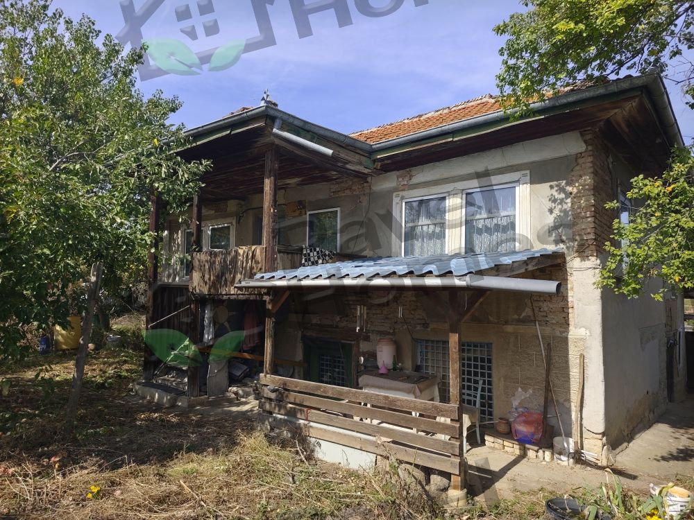 House in need of renovation in the village of Strahilovo – 1,110 sqm