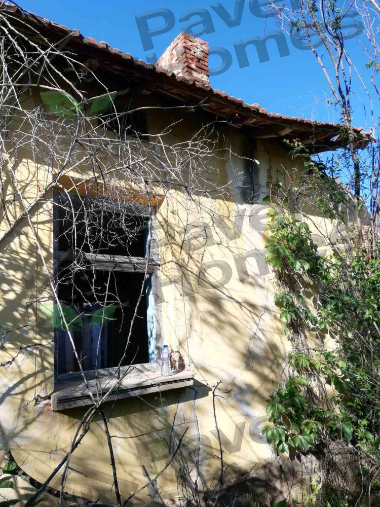 Large 2,500 sq.m Plot with House Footprint for Renovation or New Build | Septemvriytsi