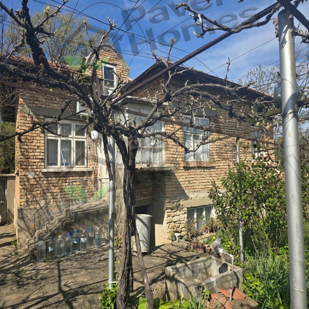 ONE-STOREY BRICK HOME IN VELINO – NEAR SHUMEN & VARNA