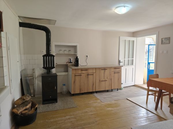 ​2-Bed Village House with Large Plot – Pavel
