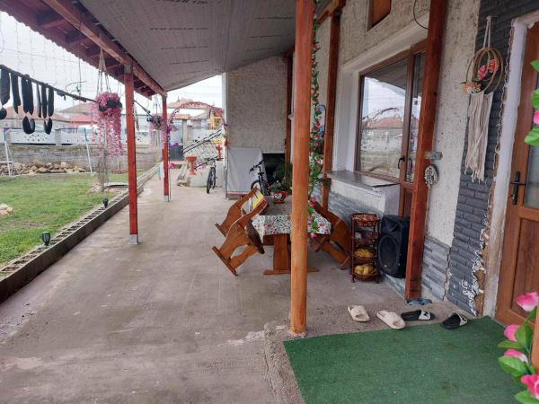 BEAUTIFUL HOUSE IN POLSKI TRAMBESH – 4 Rooms & BBQ Area