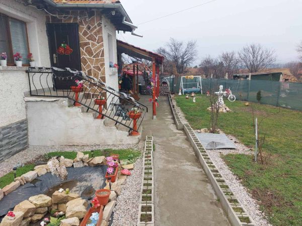 BEAUTIFUL HOUSE IN POLSKI TRAMBESH – 4 Rooms & BBQ Area