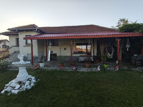 BEAUTIFUL HOUSE IN POLSKI TRAMBESH – 4 Rooms & BBQ Area