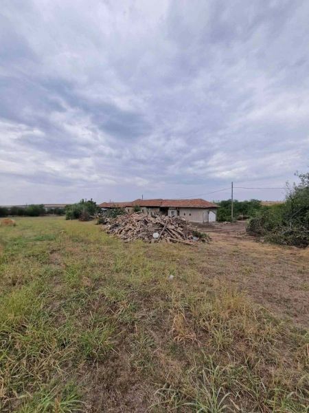 Country House for Sale in Strahilovo with Massive 3,850 sqm Plot 