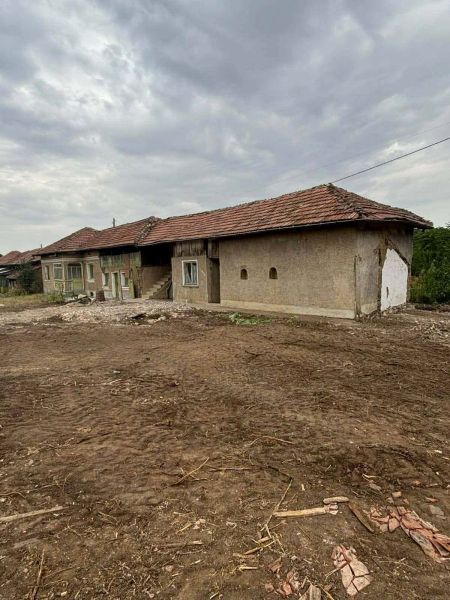 Country House for Sale in Strahilovo with Massive 3,850 sqm Plot 