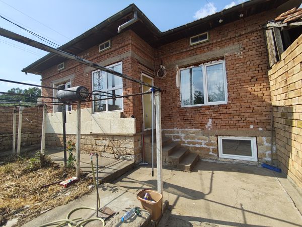 COZY 1-BEDROOM HOME WITH 1,000 SQM YARD – Just 7 km from Polski Trambesh! 