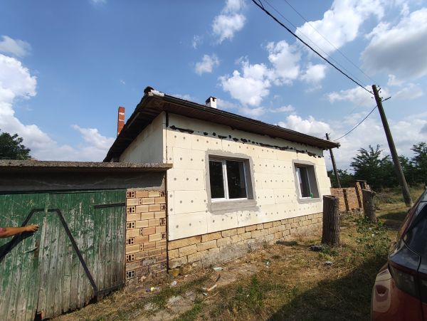 COZY 1-BEDROOM HOME WITH 1,000 SQM YARD – Just 7 km from Polski Trambesh! 