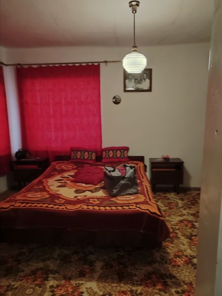 House for sale 1000 mp