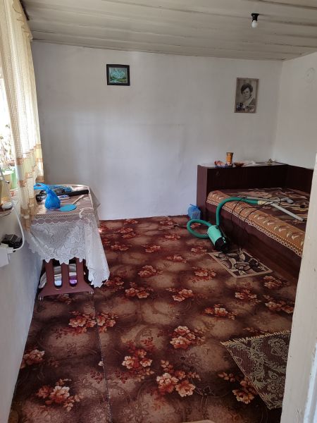 House for sale 1000 mp