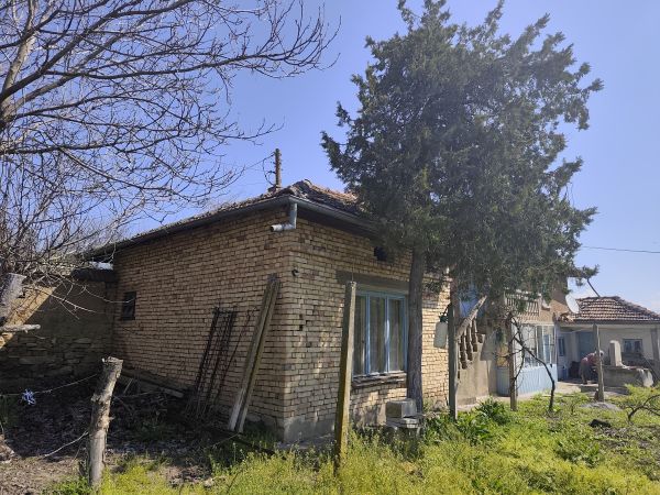 House for sale 2 floors in village of Strahilovo 