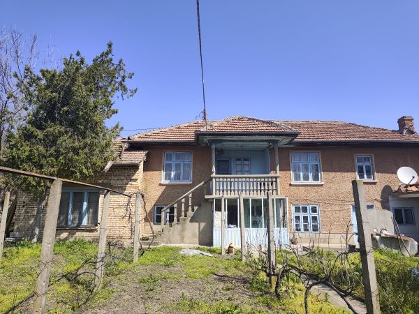 House for sale 2 floors in village of Strahilovo 