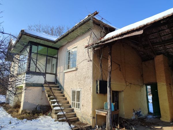 House for sale 3000 sq.m