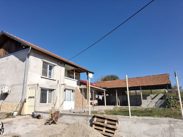 House for sale in village of Strahilovo 