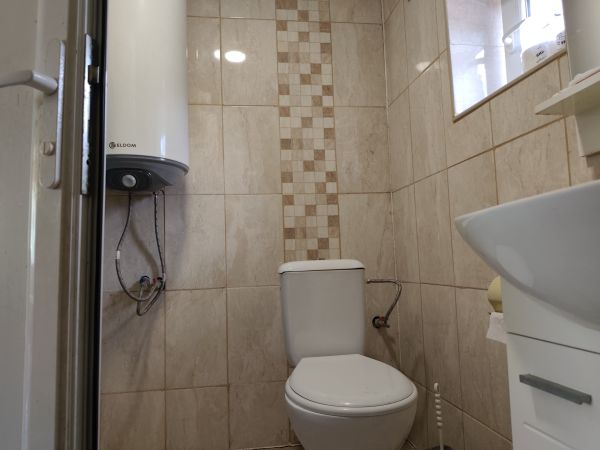 House for sale in the village of Polsko Kosovo land 1003 square meters