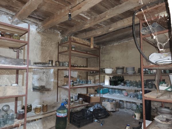 House for sale in the village of Polsko Kosovo land 1003 square meters