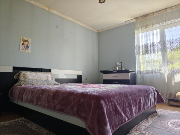 House for sale in the village of Polsko Kosovo land 1003 square meters