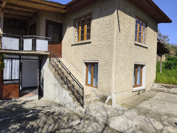 House for sale in village of Polsko Kosovo 