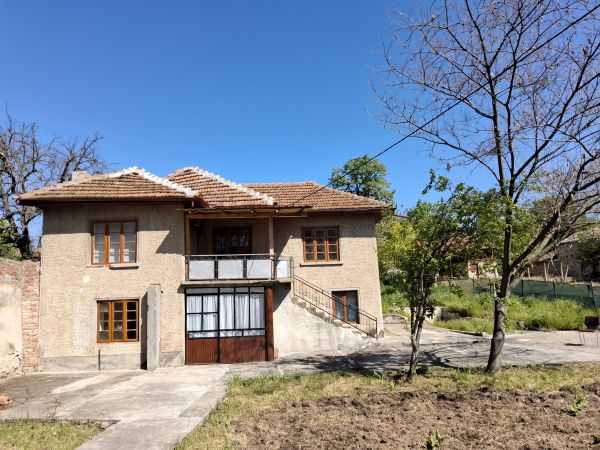 House for sale in village of Polsko Kosovo 
