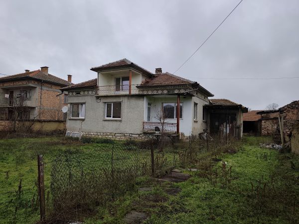 House for sale in village of Resen 