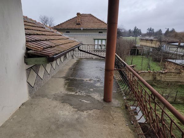 House for sale in village of Resen 