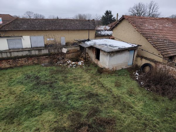 House for sale in village of Resen 