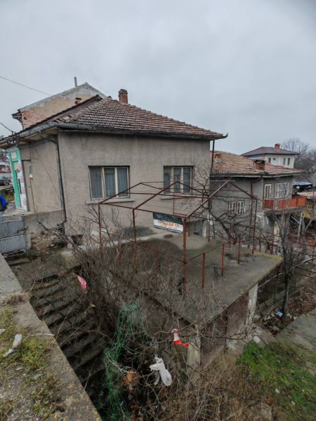 House for sale in village of Samovodene