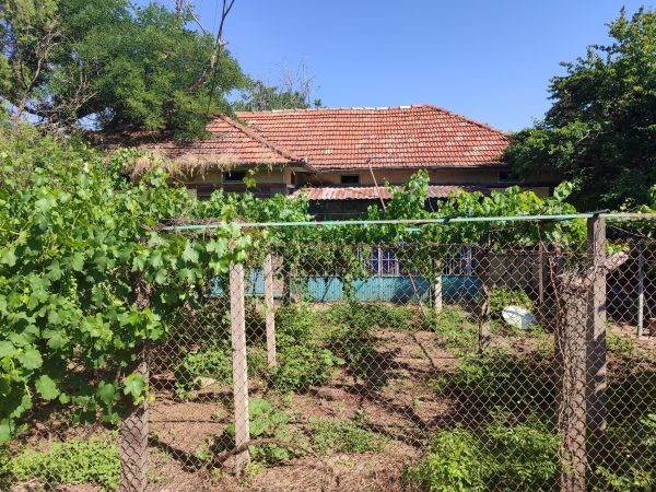 House for sale in village of Strahilovo