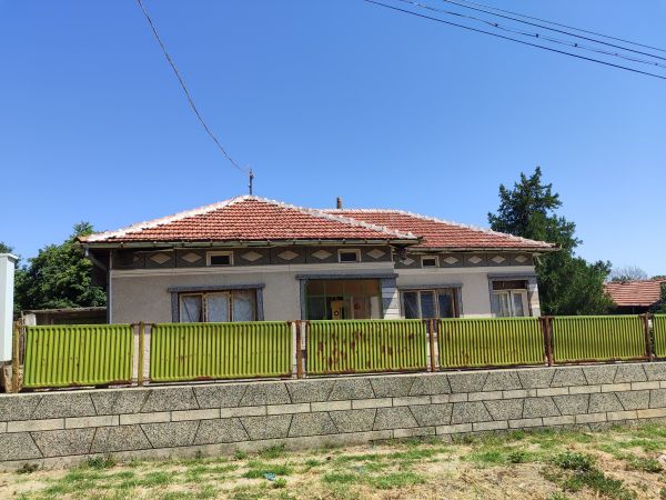 House for sale in village of Strahilovo