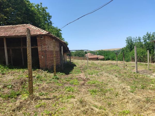 House for sale in village of Strahilovo