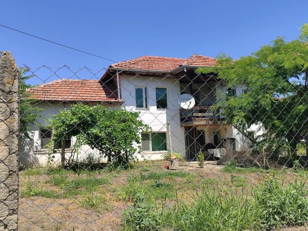 House for sale in village of Strahilovo