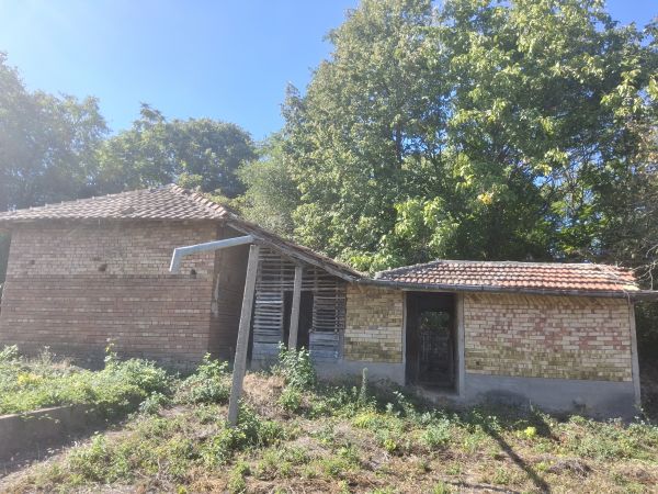 House for sale in village of Strahilovo