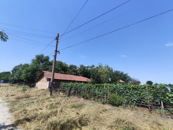House for sale with barn, garden 2100 meters in Pavel village