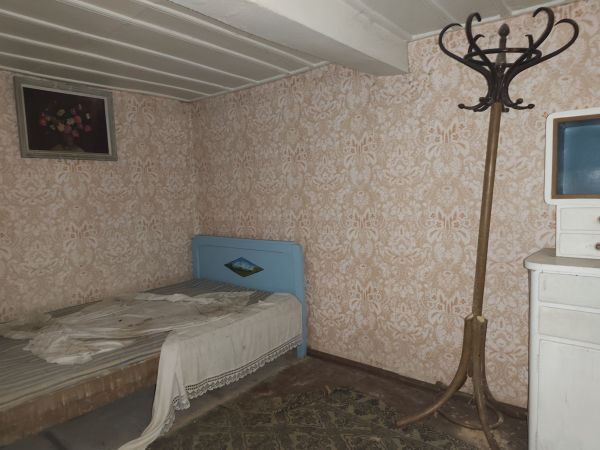 House for sale with barn, garden 2100 meters in Pavel village