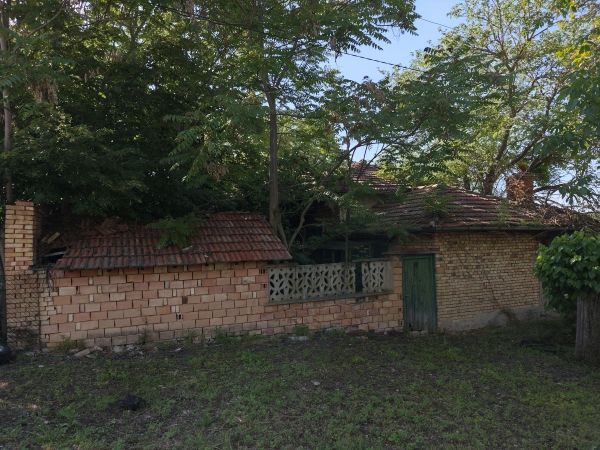 RENOVATION PROJECT – Country House with 1,600 sqm Land for Only €10,000