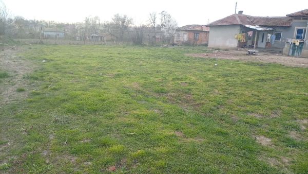 Solid House with Large Plot – Pchelarovo Village 