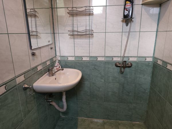 Your Rural Retreat: Lovely House with Massive Garden in Radanovo