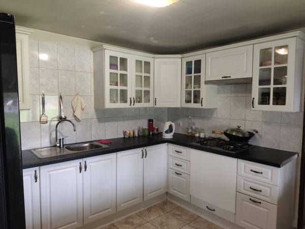 Your Rural Retreat: Lovely House with Massive Garden in Radanovo