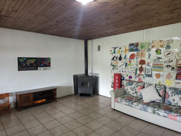 Your Rural Retreat: Lovely House with Massive Garden in Radanovo