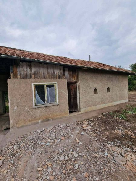 Country House for Sale in Strahilovo with Massive 3,850 sqm Plot 