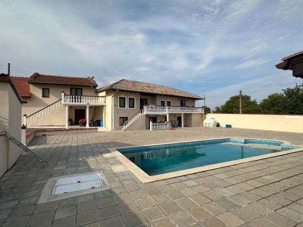 Dolphin House- Strahilovo 