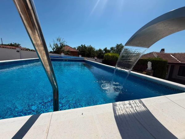 FOR SALE: STUNNING FULLY RENOVATED BUNGALOW IN STRAHILOVO