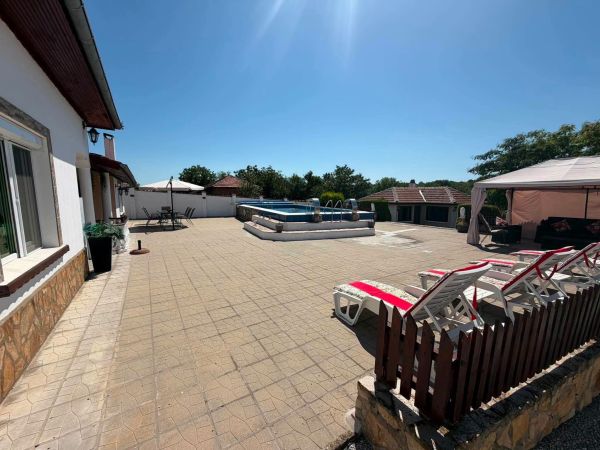 FOR SALE: STUNNING FULLY RENOVATED BUNGALOW IN STRAHILOVO