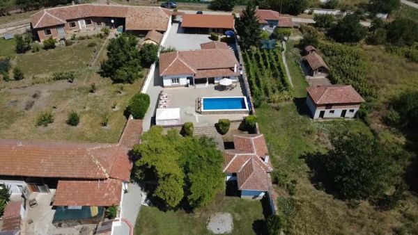 FOR SALE: STUNNING FULLY RENOVATED BUNGALOW IN STRAHILOVO