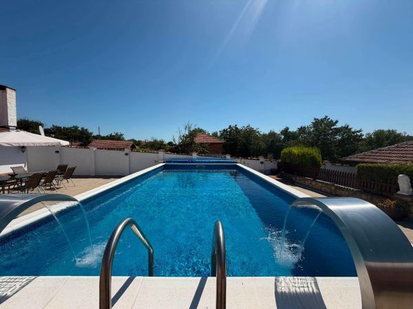 FOR SALE: STUNNING FULLY RENOVATED BUNGALOW IN STRAHILOVO