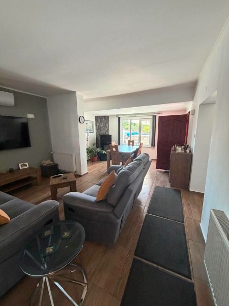 FOR SALE: STUNNING FULLY RENOVATED BUNGALOW IN STRAHILOVO